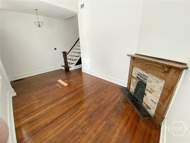 Photo - 506 E York St