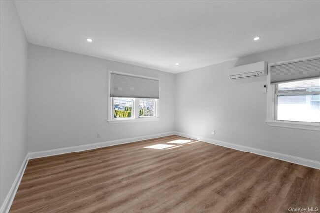 Photo - 71 Haven Ave Unit Lower