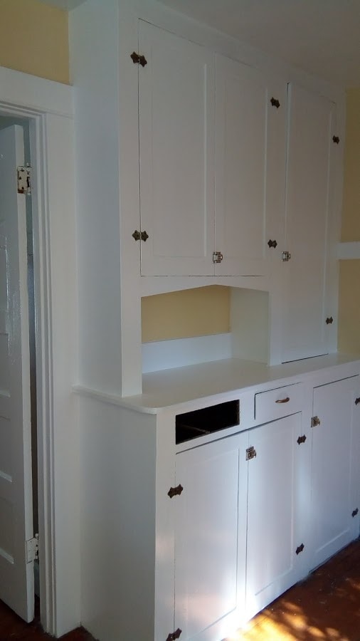 gabinetes - 420 El Centro St Unidad B