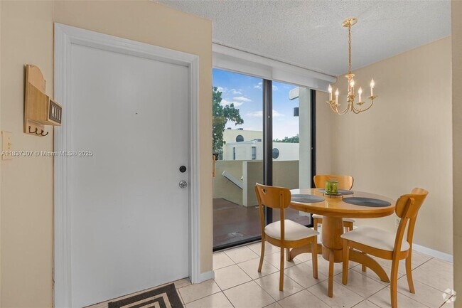 Building Photo - 2911 SW 87th Ter Rental