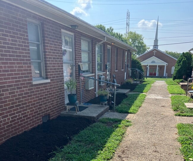 Building Photo - 512 Olden Ave Unit 2