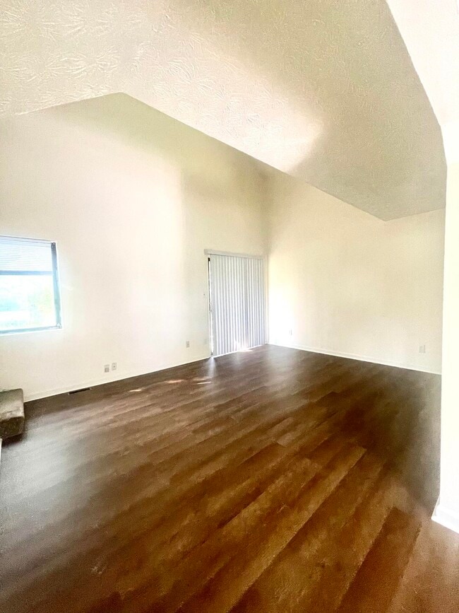 Photo - 452 Larkwood Dr
