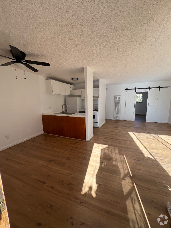 Building Photo - 1542 Hi Point St Rental