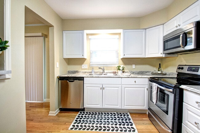 Photo - Courtyard Apartments