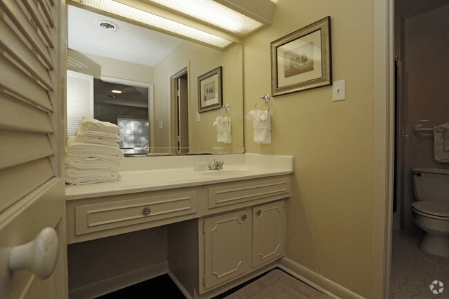 Photo - Willow Creek Apartments