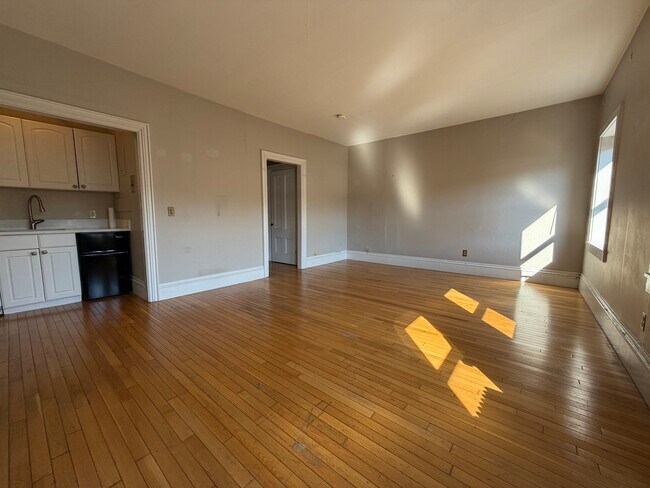 Photo - 82 Charles St Unit 4F