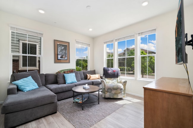 Photo - 335 Zeppelin Wy