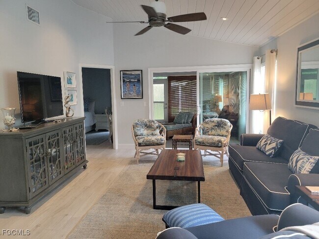 Photo - 14873 Crescent Cove Dr