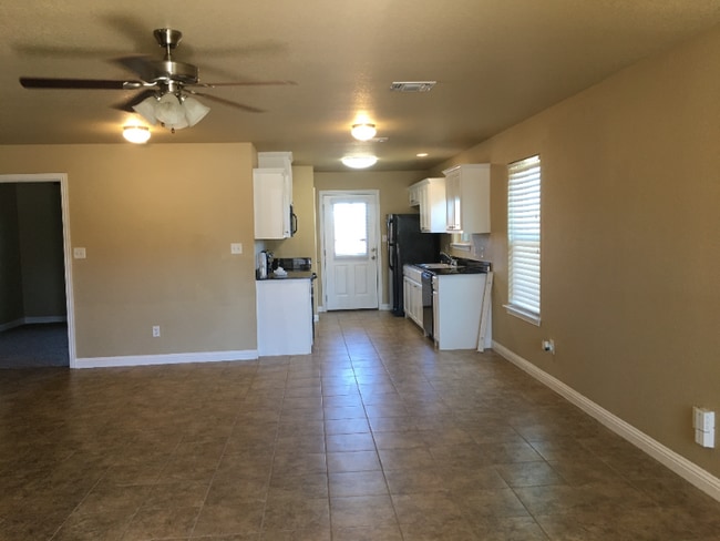 Photo - 907 Dart Ct