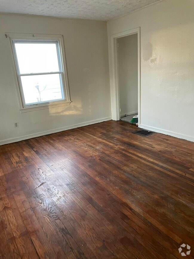Building Photo - 1370 Kingsley Ave Rental