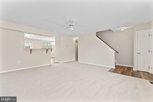 Photo - 209 Ilona Ct