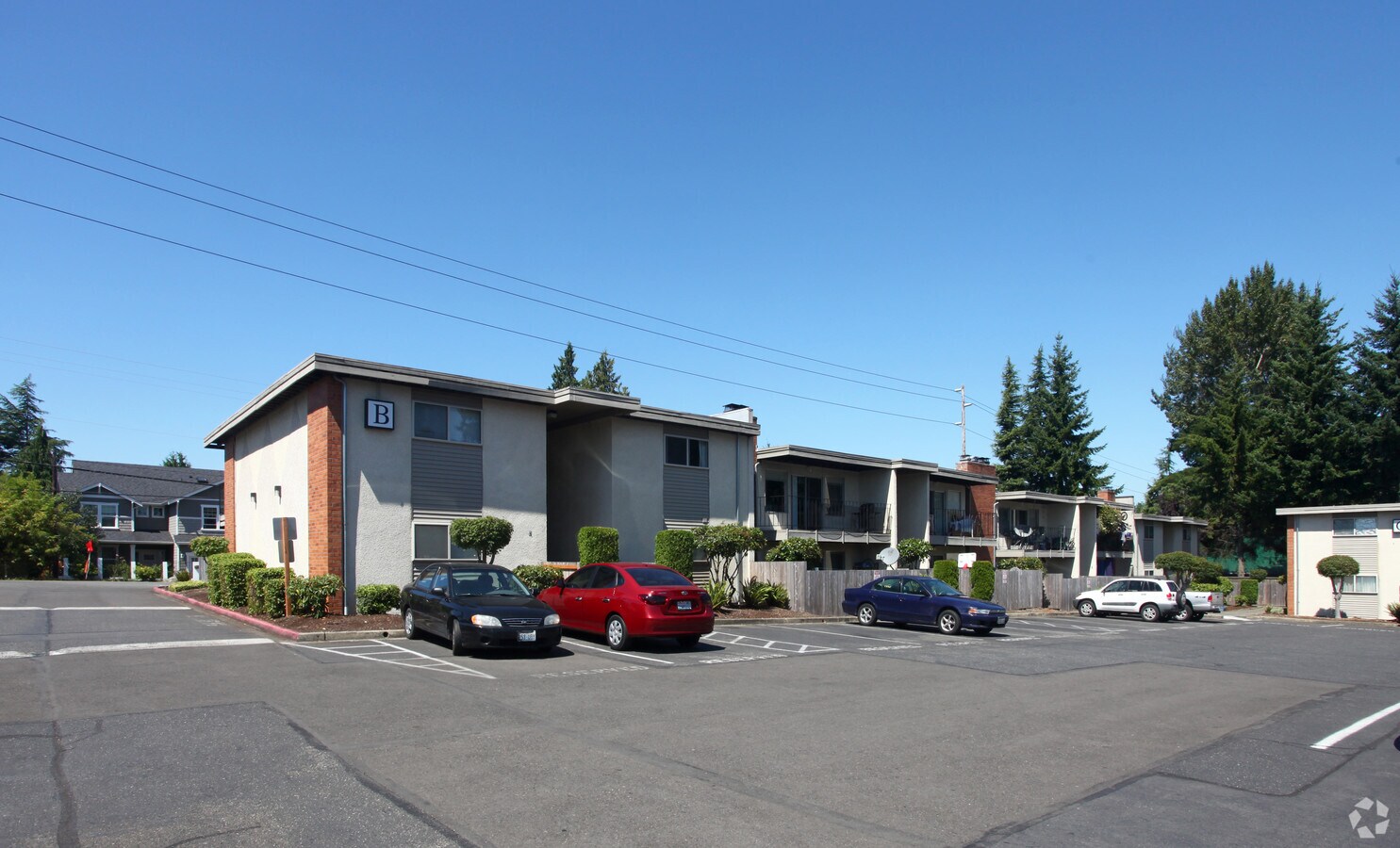 Sunrise Estates - Sunrise Estates Apartments