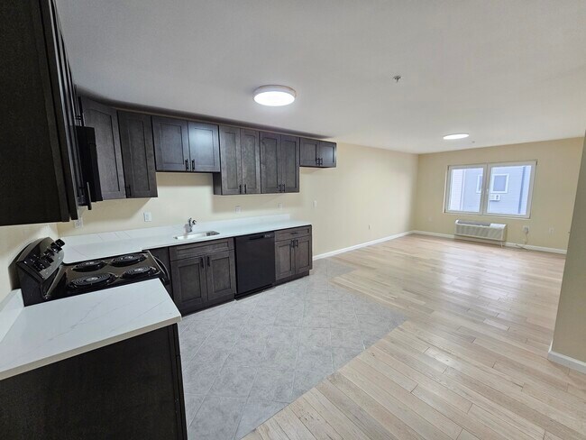 Photo - 158 6th St Unit 407