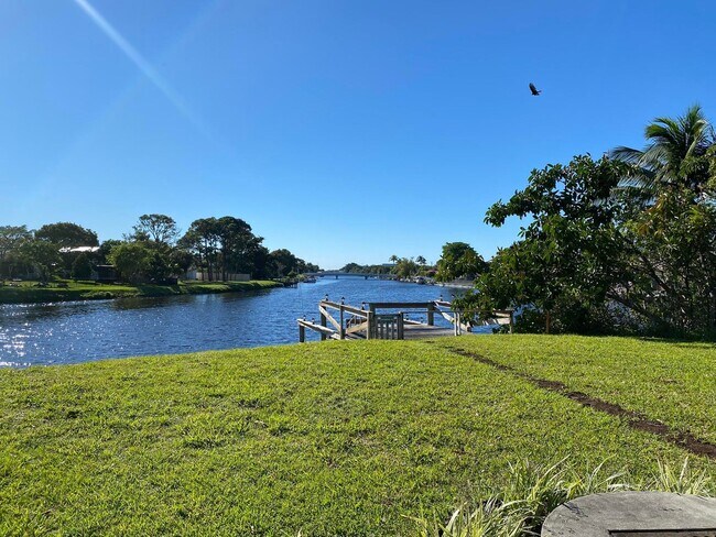 Photo - 540 Canal Pt S