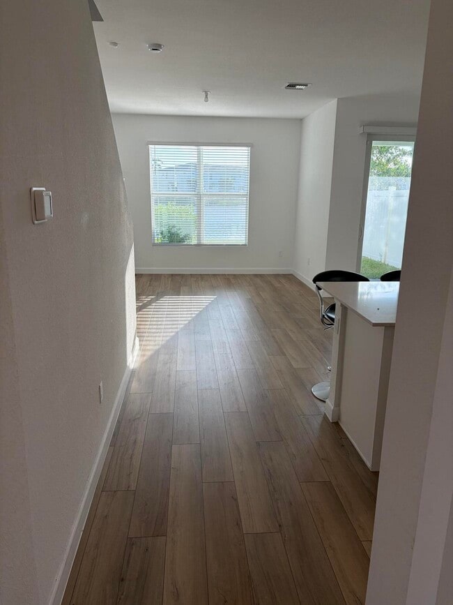 Photo - 4181 Lagoon Shore Dr