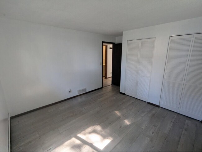 Photo - 909 7th St Unit 1