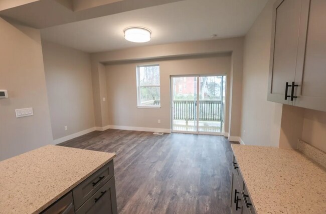 Photo - 524 Hale Ave