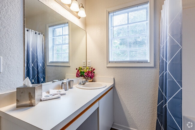 L-1A - 3 BR, 2.5 BA - 1,500SF
