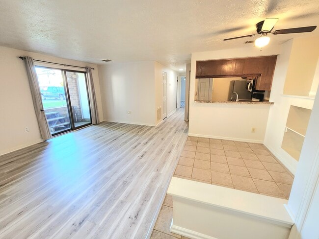 Photo - 807 Stratford Way Unit C
