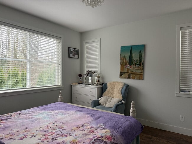 Photo - 8217-204B 204B St.