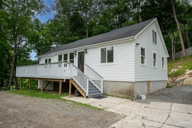 Building Photo - 745 Peekskill Hollow Rd