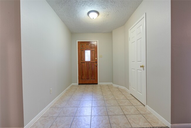 3322 Larkwood Ln