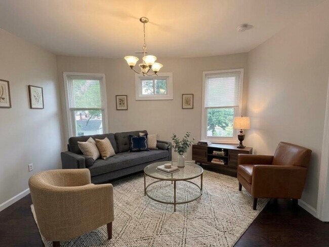 Photo - 296 N Clinton St