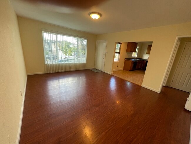 Photo - 1939 Hill Ave