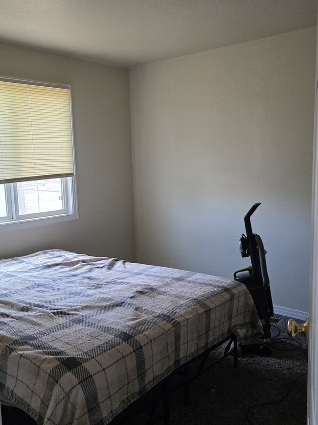 Photo - 1548 Haines St