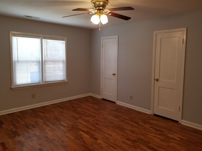 1421 E Division St Unit 1421 E Division St