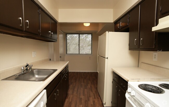 Carlyle Landing Apartments