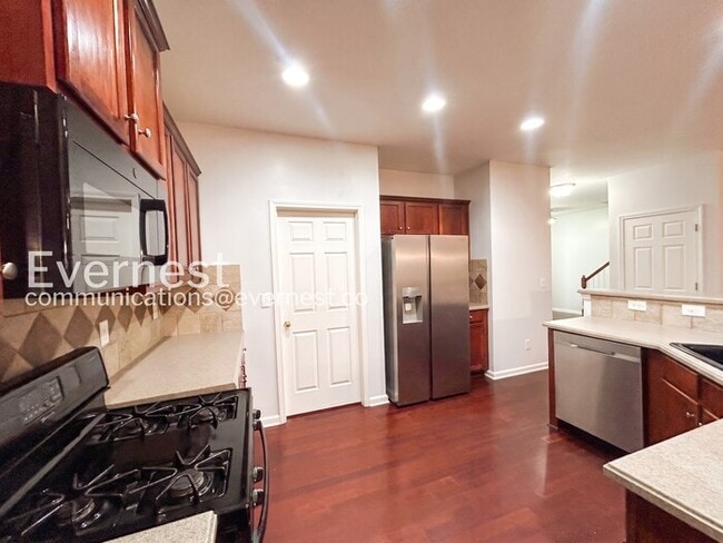Photo - 200 Suttles Dr SW