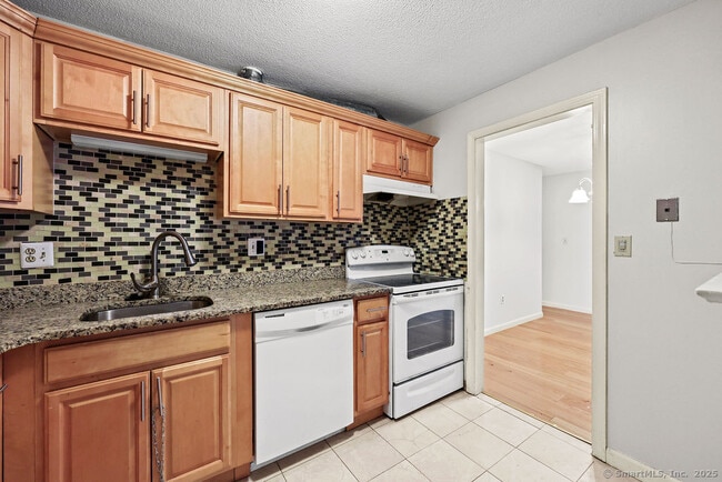 Photo - 85 Oxbow Dr Unit APT C7