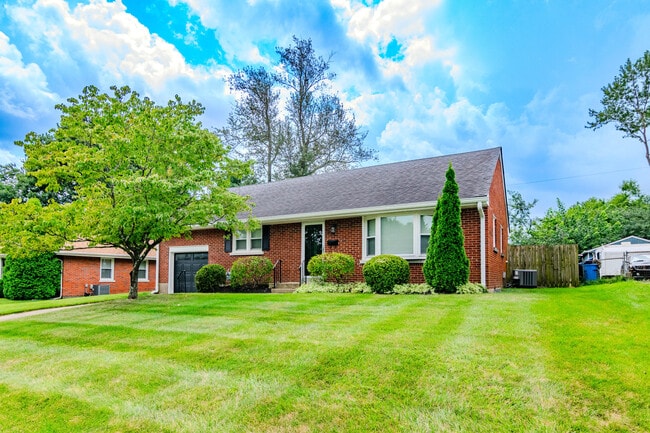 Building Photo - 282 Zandale Dr