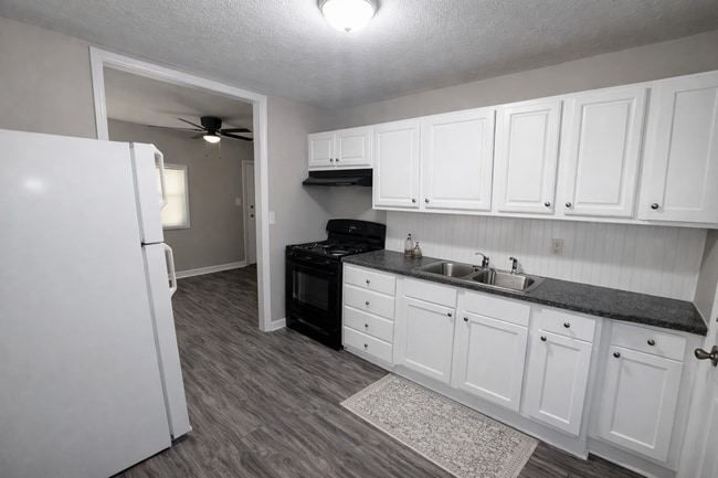 Photo - Charming 2-Bedroom Home in Gastonia – Convenient Location!