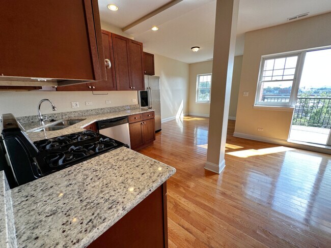 Photo - 3705 N Kedzie Ave