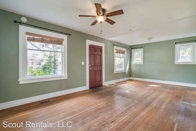 Photo - 2 br, 1 bath House - 7922 SE Schiller St