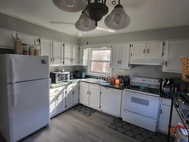 Photo - 114 King George Ct