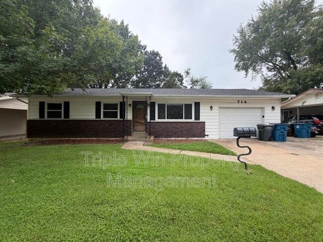 Building Photo - 714 Undercliff Dr