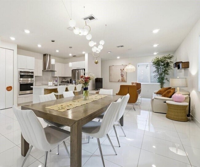 Photo - 6611 NW 102nd Path