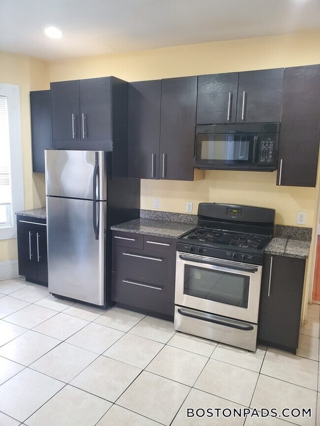 Photo - 3147-3149 Washington St. Unit 1