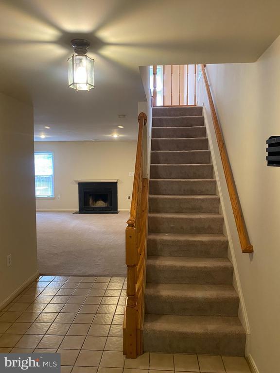 Building Photo - 5623 Gresham Ln