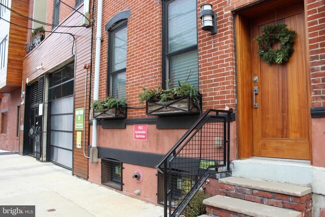 Photo - 1247 E Columbia Ave Unit 1