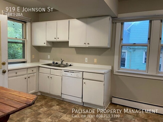 Photo - 919 E Johnson St