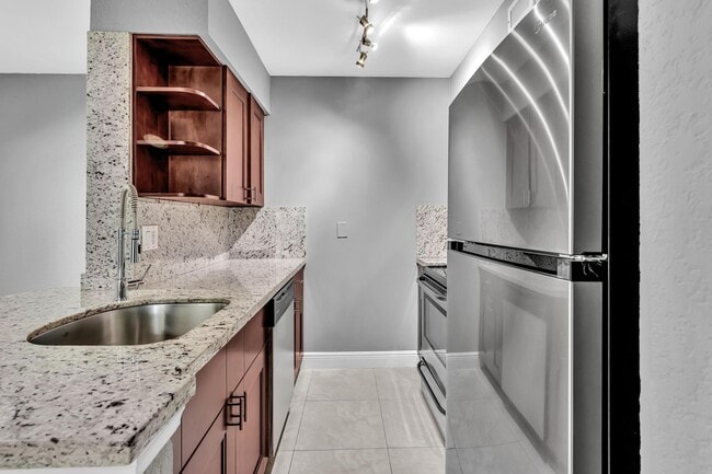 Photo - 2880 N Oakland Forest Dr