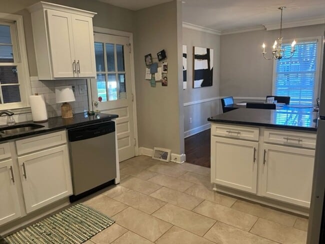 Photo - Lovely Three Bedroom Duplex in Myers Park!