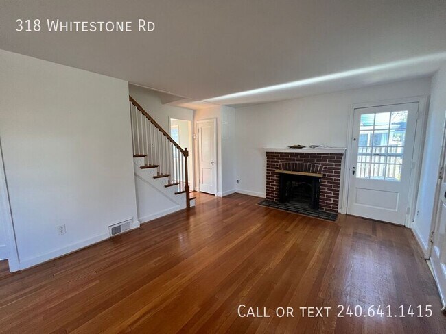 Photo - 318 Whitestone Rd