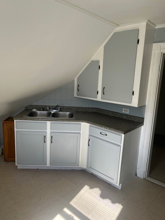 236 College Ave Unit 2