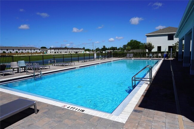 Photo - 1533 NE 3rd Ave