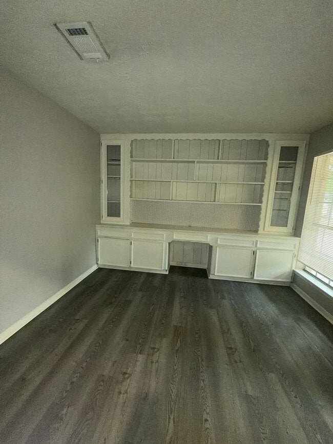 Photo - 16815 Methil Dr